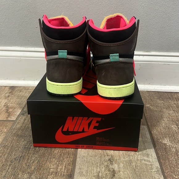 Air Jordan 1 Retro High Og - Picture 3 of 8